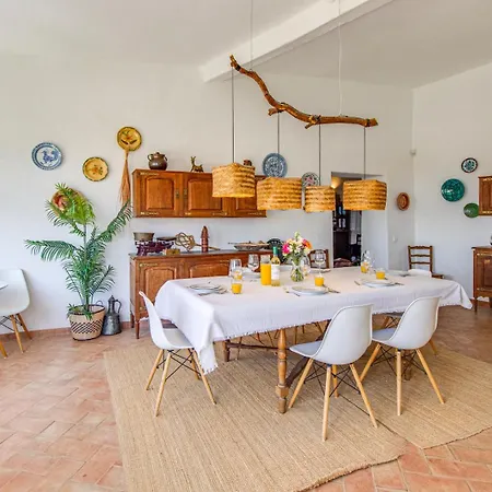 Vintage 3,5km Pool Ac Wifi Billiard Holiday home Pera