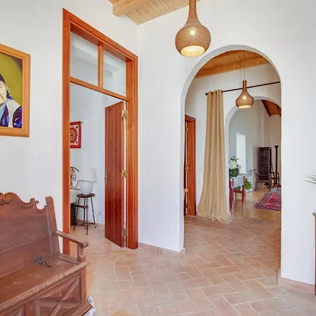 Vintage 3,5km Pool Ac Wifi Billiard Holiday home *