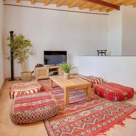 بيت للعطل Vintage 3,5km Pool Ac Wifi Billiard *