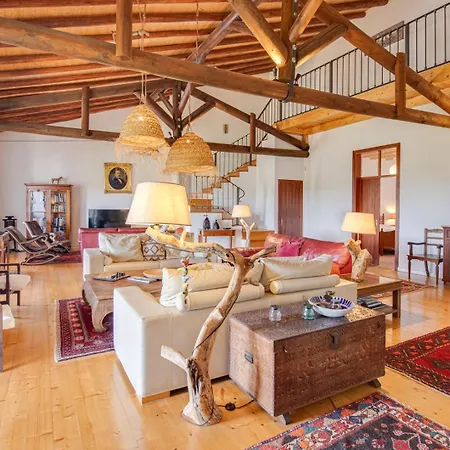 Vintage 3,5km Pool Ac Wifi Billiard بيرا