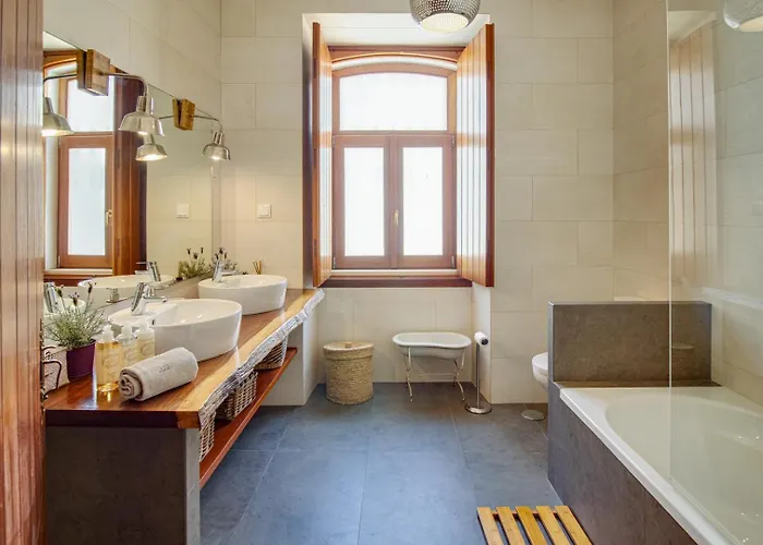 Vintage 3,5km Pool Ac Wifi Billiard Pêra